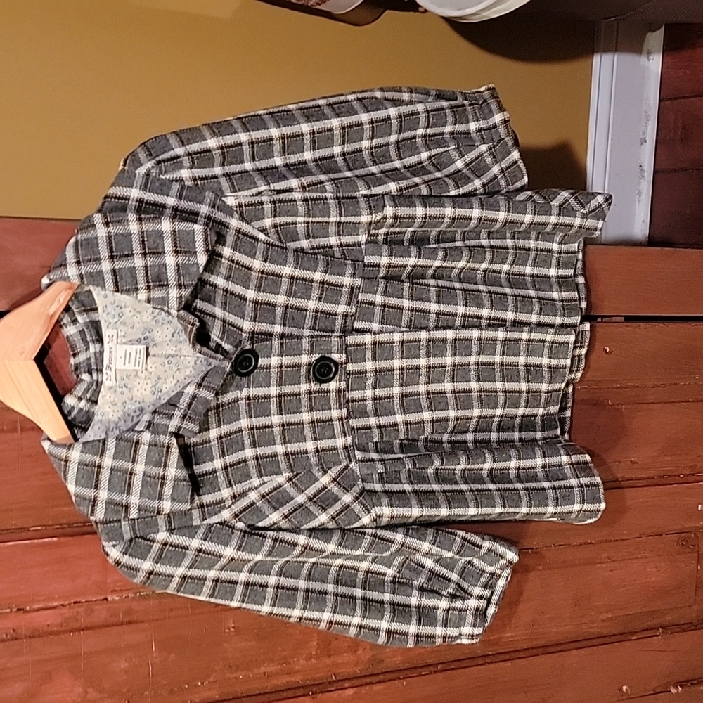 Short gray plaid jacket